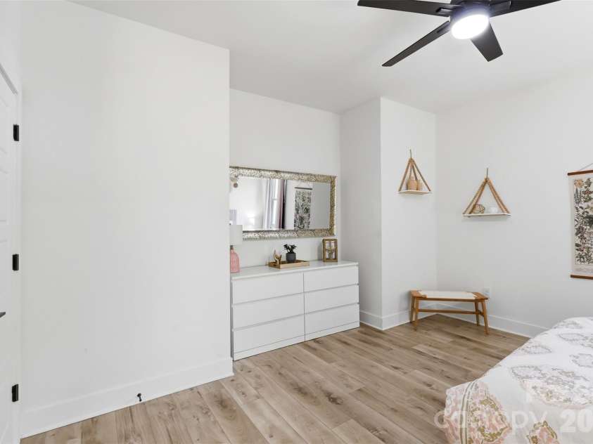 2629 Phillips Avenue, Charlotte, NC 28208.  MLS# CAR4374695, YatesRealty ID 18440. 