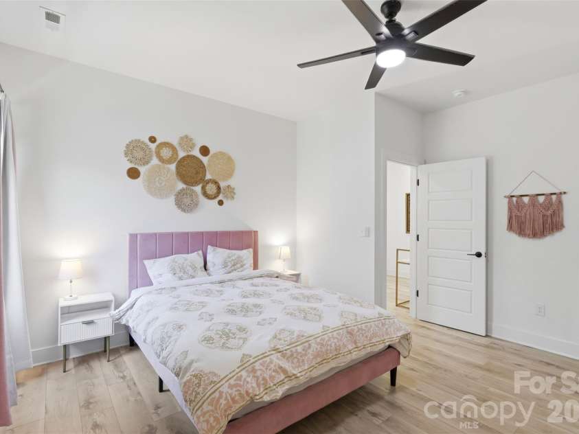2629 Phillips Avenue, Charlotte, NC 28208.  MLS# CAR4374695, YatesRealty ID 18440. 