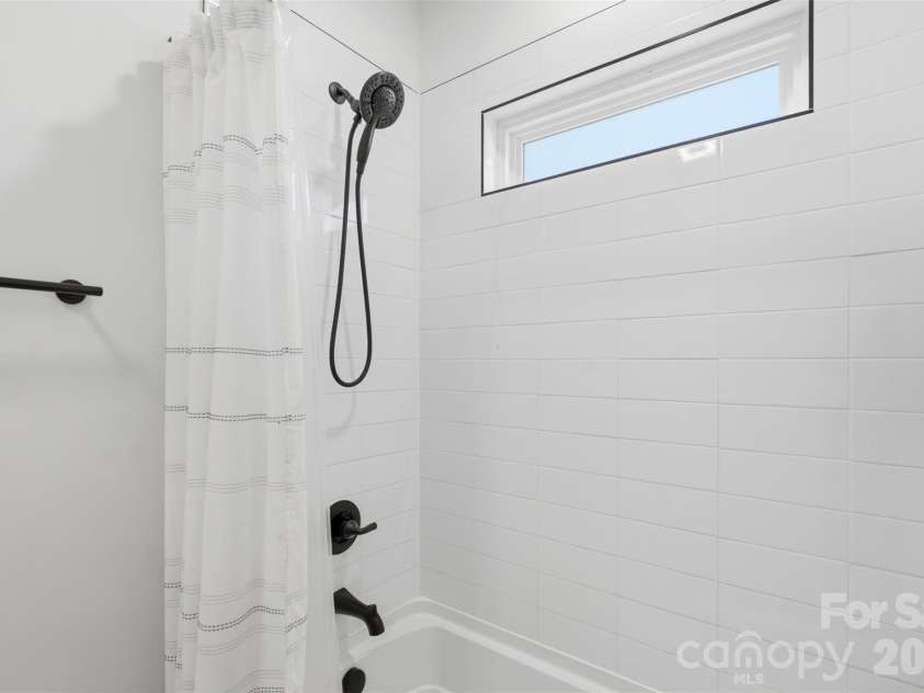 2629 Phillips Avenue, Charlotte, NC 28208.  MLS# CAR4374695, YatesRealty ID 18440. 