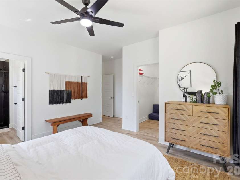 2629 Phillips Avenue, Charlotte, NC 28208.  MLS# CAR4374695, YatesRealty ID 18440. 