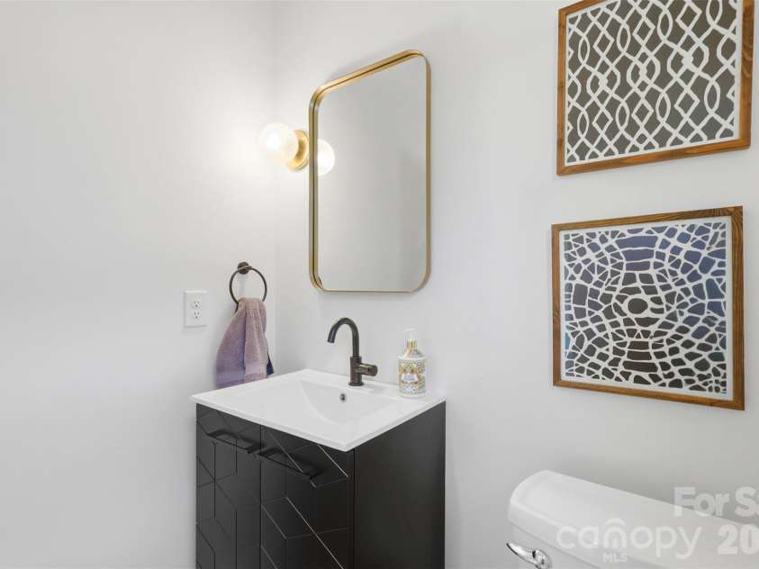 2629 Phillips Avenue, Charlotte, NC 28208.  MLS# CAR4374695, YatesRealty ID 18440. 