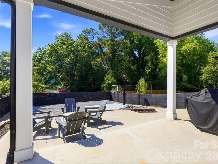 2629 Phillips Avenue, Charlotte, NC 28208.  MLS# CAR4374695, YatesRealty ID 18440. 