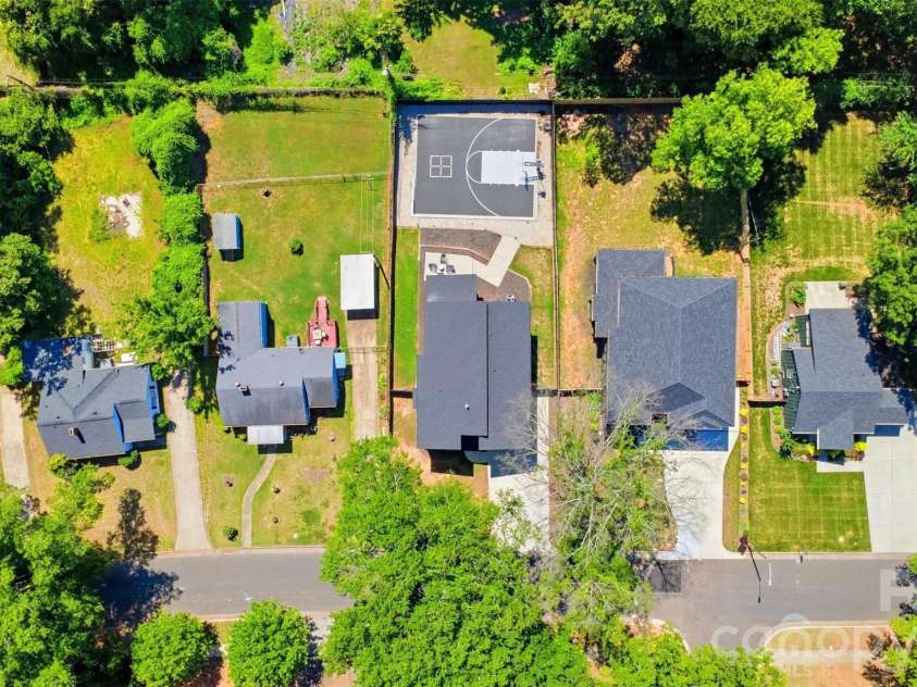 2629 Phillips Avenue, Charlotte, NC 28208.  MLS# CAR4374695, YatesRealty ID 18440. 