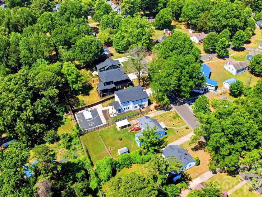 2629 Phillips Avenue, Charlotte, NC 28208.  MLS# CAR4374695, YatesRealty ID 18440. 