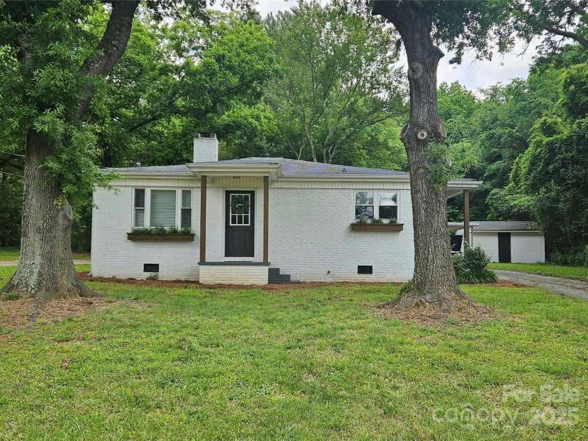 13131 601 Highway, Midland, NC 28107.  MLS# CAR4248719, YatesRealty ID 18441. 