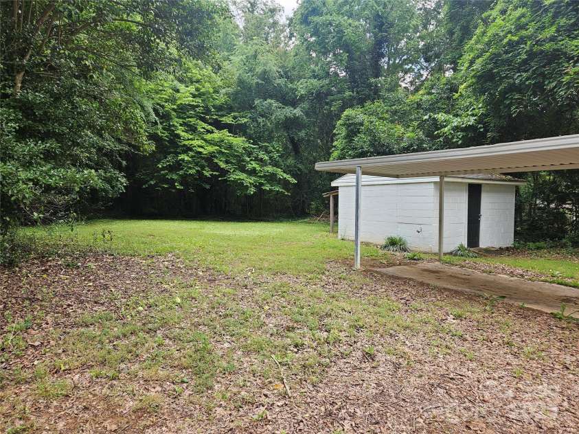 13131 601 Highway, Midland, NC 28107.  MLS# CAR4248719, YatesRealty ID 18441. 