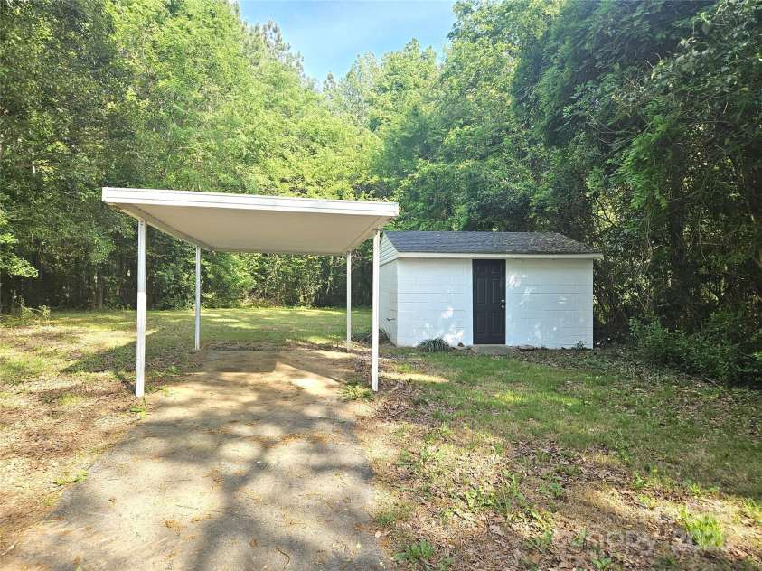 13131 601 Highway, Midland, NC 28107.  MLS# CAR4248719, YatesRealty ID 18441. 