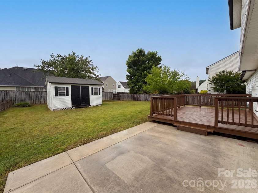 4975 Bentridge Drive, Concord, NC 28027.  MLS# CAR4376481, YatesRealty ID 18441. 