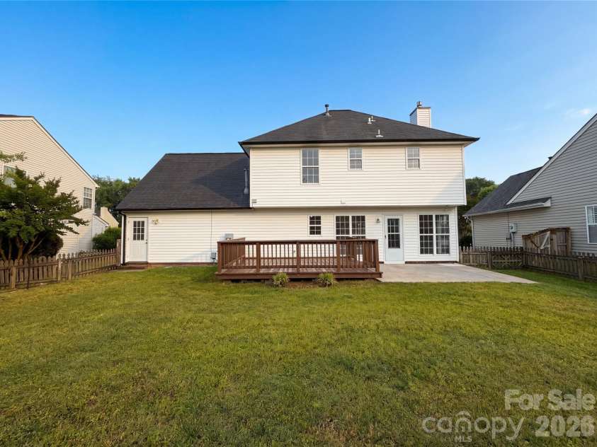 4975 Bentridge Drive, Concord, NC 28027.  MLS# CAR4376481, YatesRealty ID 18441. 