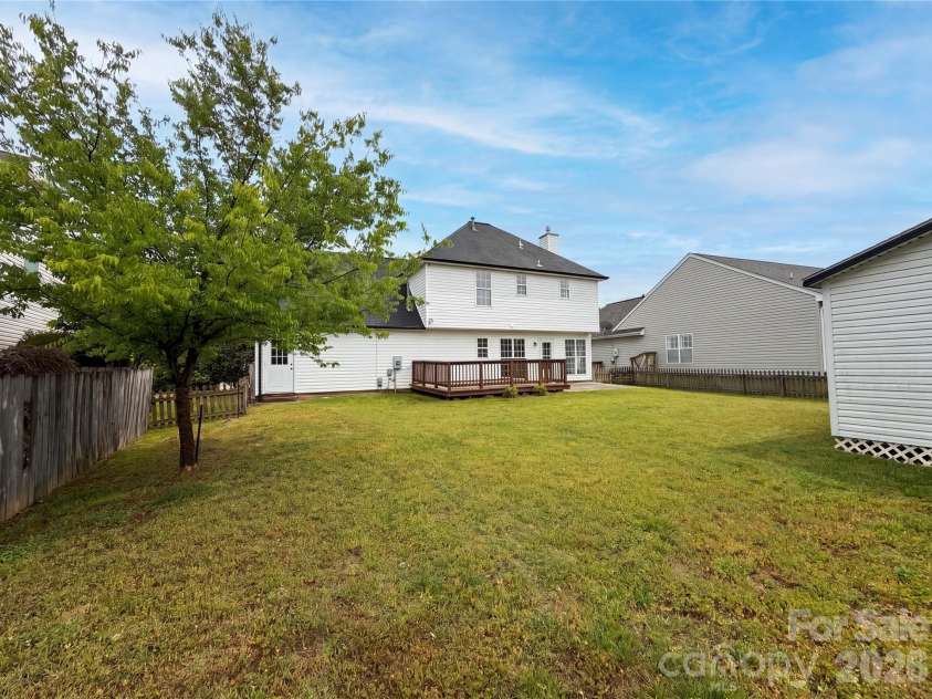 4975 Bentridge Drive, Concord, NC 28027.  MLS# CAR4376481, YatesRealty ID 18441. 