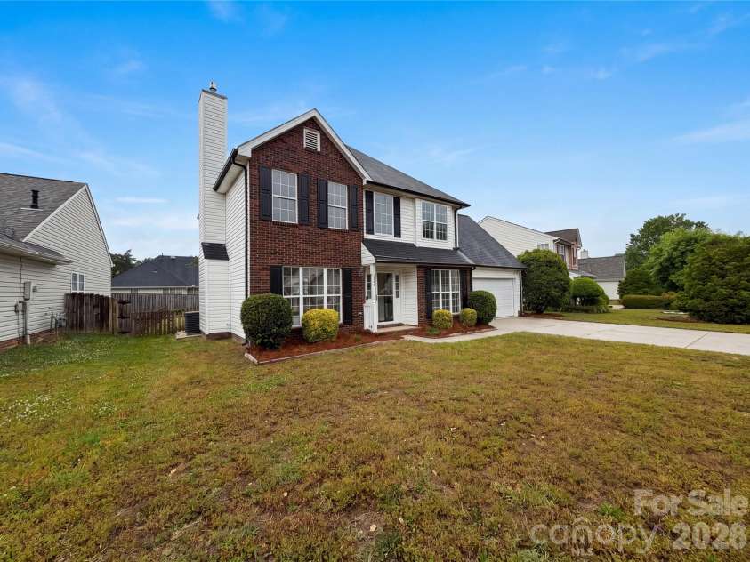 4975 Bentridge Drive, Concord, NC 28027.  MLS# CAR4376481, YatesRealty ID 18441. 