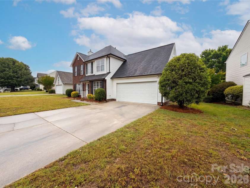 4975 Bentridge Drive, Concord, NC 28027.  MLS# CAR4376481, YatesRealty ID 18441. 