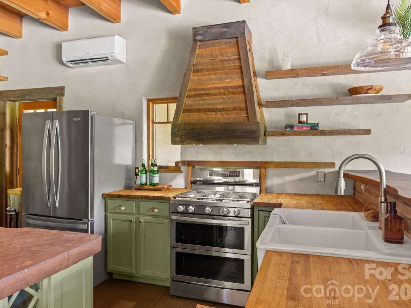 3151 Lumptown Road, Marshall, NC 28753.  MLS# CAR4375979, YatesRealty ID 18442. Custom Kitchen