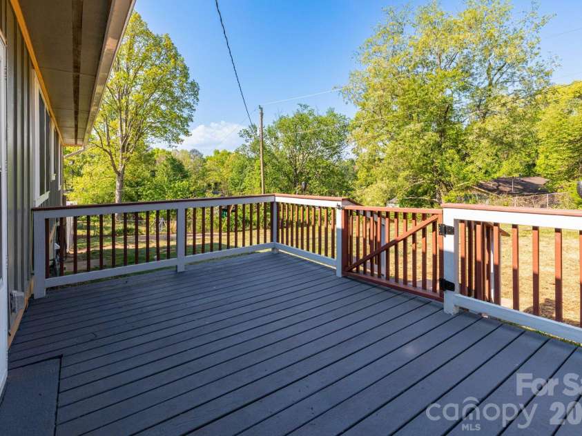 30 Compton Drive, Asheville, NC 28806.  MLS# CAR4363963, YatesRealty ID 18443. Back Deck