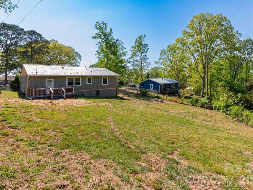30 Compton Drive, Asheville, NC 28806.  MLS# CAR4363963, YatesRealty ID 18443. Back Yard