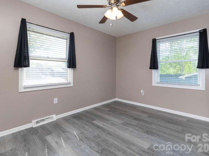 30 Compton Drive, Asheville, NC 28806.  MLS# CAR4363963, YatesRealty ID 18443. Bedroom 3