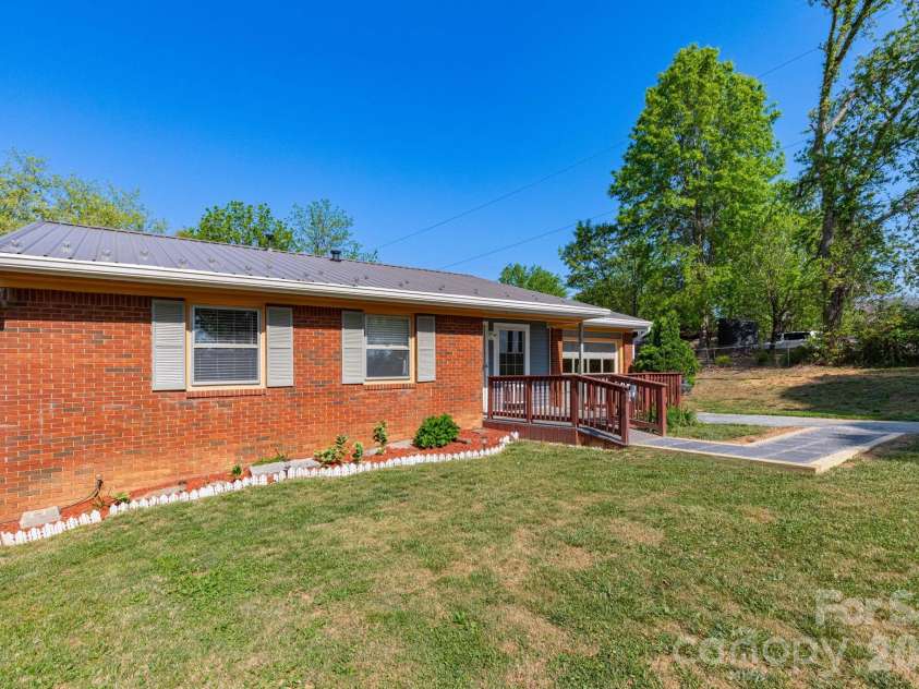 30 Compton Drive, Asheville, NC 28806.  MLS# CAR4363963, YatesRealty ID 18443. Front of Home
