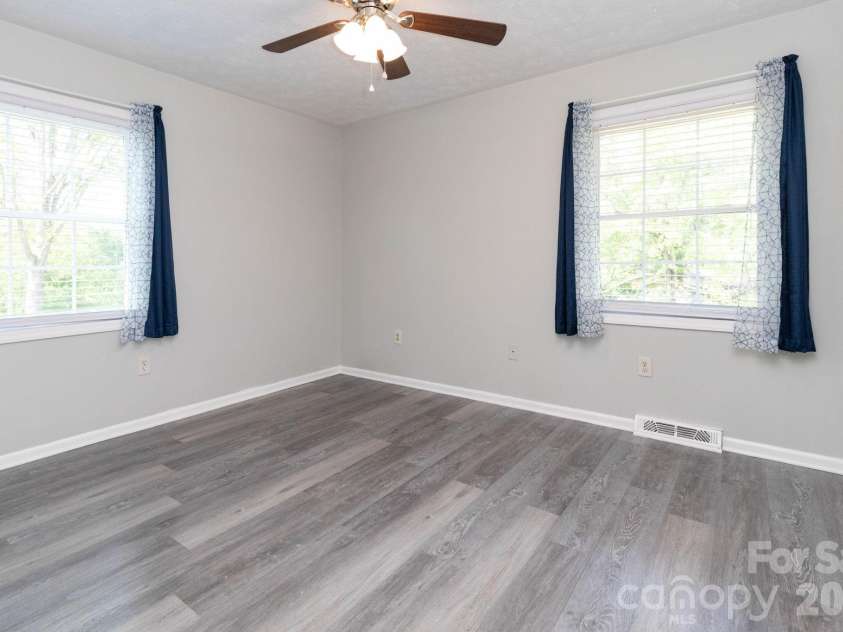 30 Compton Drive, Asheville, NC 28806.  MLS# CAR4363963, YatesRealty ID 18443. Primary Bedroom