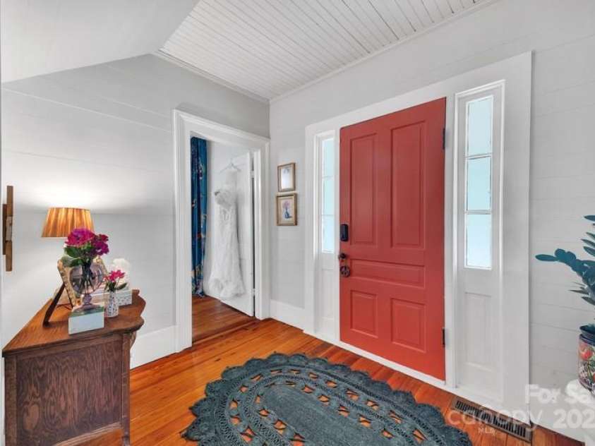 9929 Kerns Road, Huntersville, NC 28078.  MLS# CAR4267055, YatesRealty ID 18443. Entrance-Inside