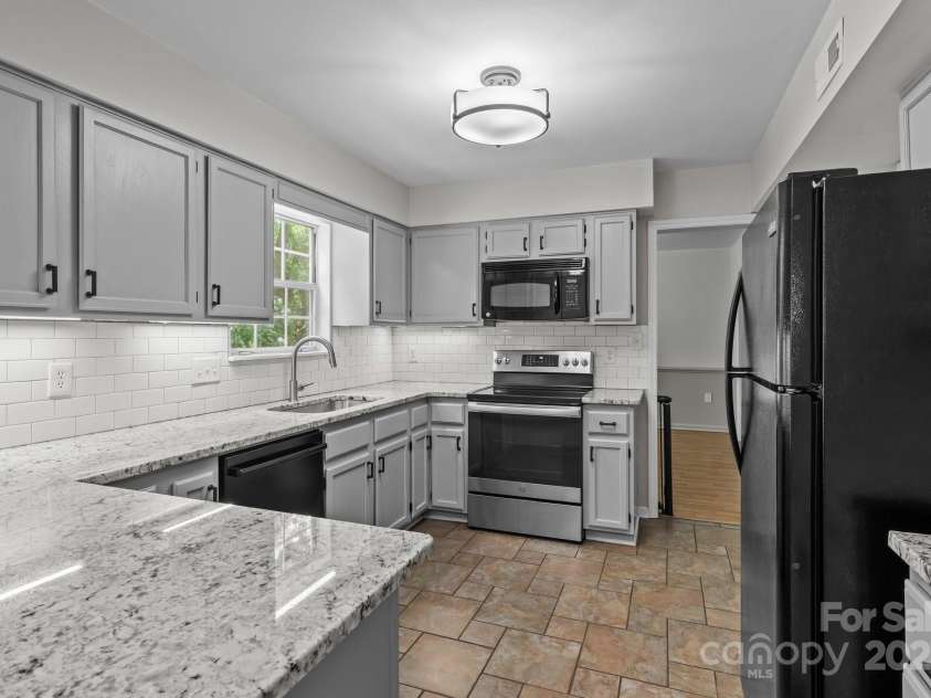4232 Saint Audrey Place, Charlotte, NC 28269.  MLS# CAR4259147, YatesRealty ID 18444. 