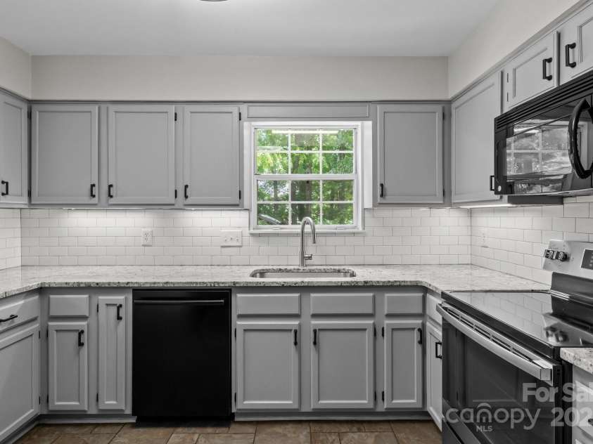 4232 Saint Audrey Place, Charlotte, NC 28269.  MLS# CAR4259147, YatesRealty ID 18444. 