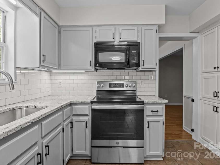 4232 Saint Audrey Place, Charlotte, NC 28269.  MLS# CAR4259147, YatesRealty ID 18444. 