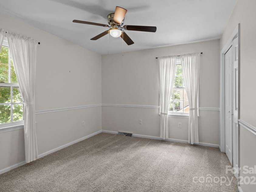 4232 Saint Audrey Place, Charlotte, NC 28269.  MLS# CAR4259147, YatesRealty ID 18444. 