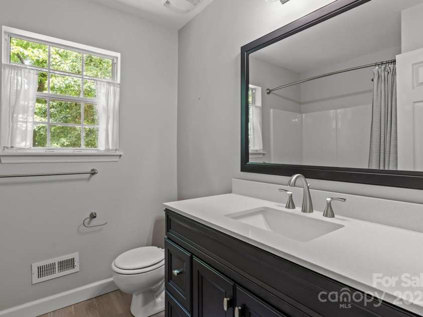 4232 Saint Audrey Place, Charlotte, NC 28269.  MLS# CAR4259147, YatesRealty ID 18444. 