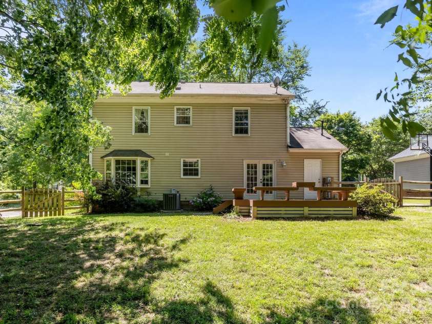 4232 Saint Audrey Place, Charlotte, NC 28269.  MLS# CAR4259147, YatesRealty ID 18444. 