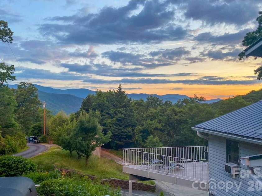 553 Deep Gap Road, Sylva, NC 28779.  MLS# CAR4356934, YatesRealty ID 18444. 