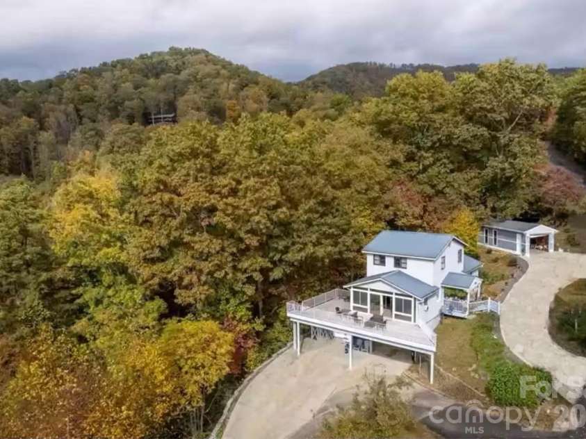 553 Deep Gap Road, Sylva, NC 28779.  MLS# CAR4356934, YatesRealty ID 18444. 