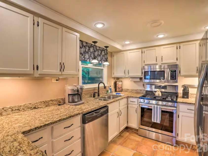 553 Deep Gap Road, Sylva, NC 28779.  MLS# CAR4356934, YatesRealty ID 18444. 