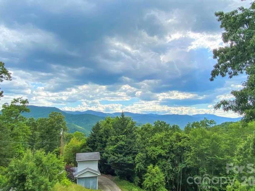 553 Deep Gap Road, Sylva, NC 28779.  MLS# CAR4356934, YatesRealty ID 18444. 