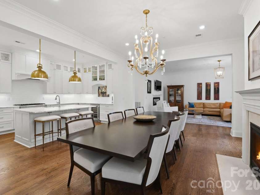 2312 Selwyn Avenue, Charlotte, NC 28207.  MLS# CAR4370763, YatesRealty ID 18445. Dining Room 
