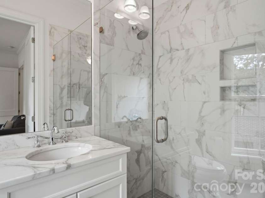 2312 Selwyn Avenue, Charlotte, NC 28207.  MLS# CAR4370763, YatesRealty ID 18445. Full Bath 2