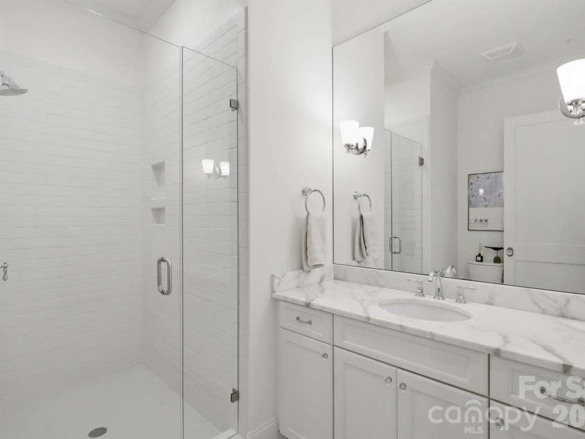 2312 Selwyn Avenue, Charlotte, NC 28207.  MLS# CAR4370763, YatesRealty ID 18445. Full Bath 3