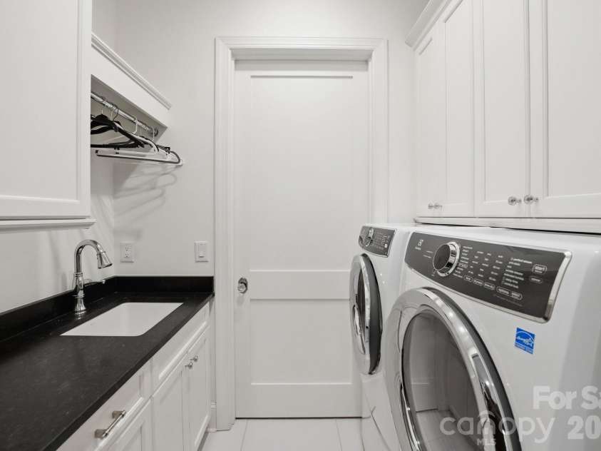 2312 Selwyn Avenue, Charlotte, NC 28207.  MLS# CAR4370763, YatesRealty ID 18445. Laundry Room 