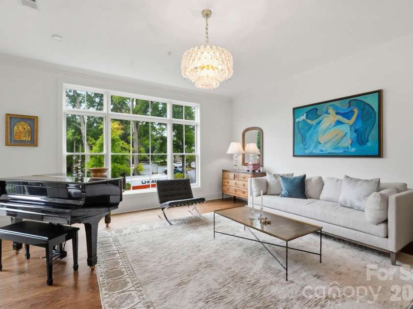 2312 Selwyn Avenue, Charlotte, NC 28207.  MLS# CAR4370763, YatesRealty ID 18445. Living Room 