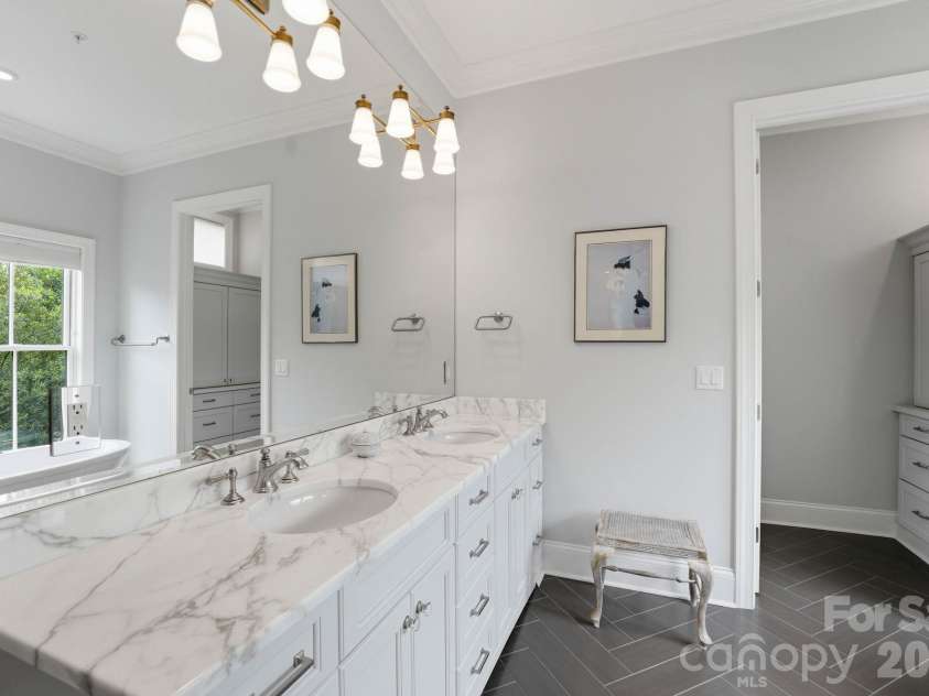 2312 Selwyn Avenue, Charlotte, NC 28207.  MLS# CAR4370763, YatesRealty ID 18445. Primary Bathroom 