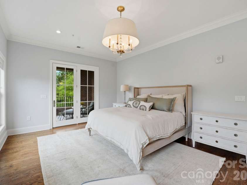 2312 Selwyn Avenue, Charlotte, NC 28207.  MLS# CAR4370763, YatesRealty ID 18445. Primary Bedroom 