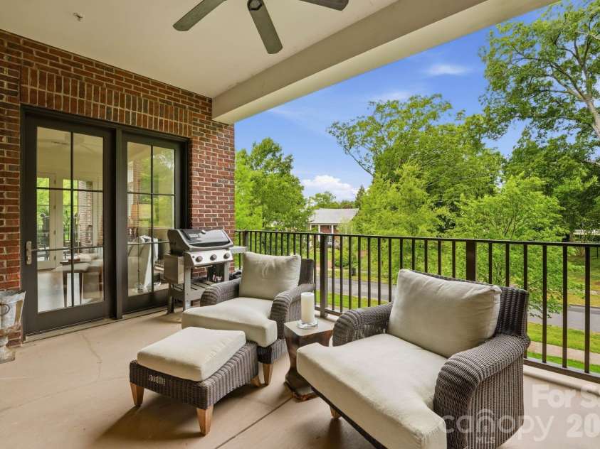 2312 Selwyn Avenue, Charlotte, NC 28207.  MLS# CAR4370763, YatesRealty ID 18445. Terrace 
