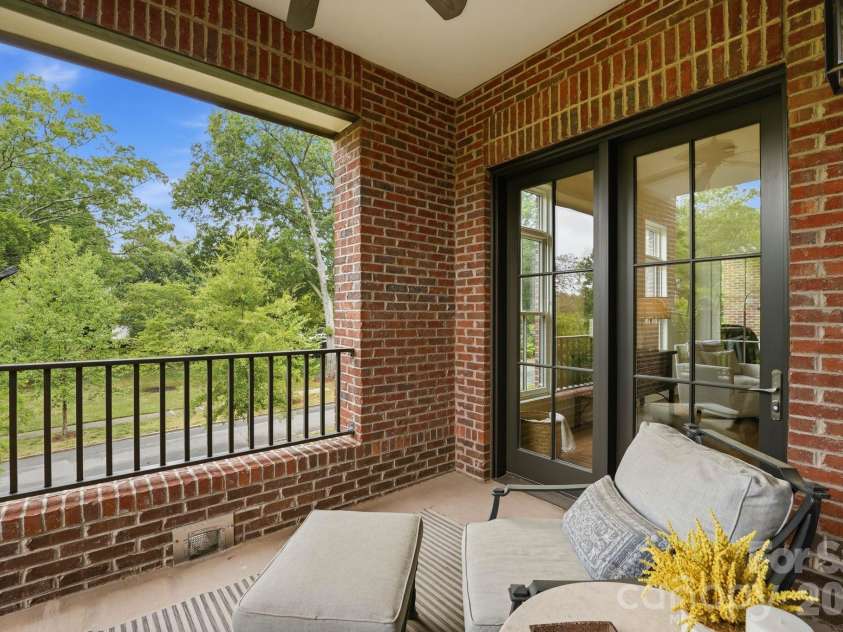 2312 Selwyn Avenue, Charlotte, NC 28207.  MLS# CAR4370763, YatesRealty ID 18445. Terrace 