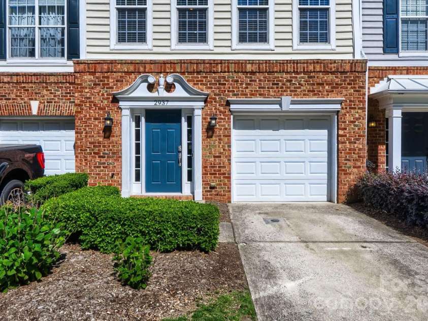 2937 Duvalla Avenue, Charlotte, NC 28209.  MLS# CAR4370499, YatesRealty ID 18447. Inviting Entrance