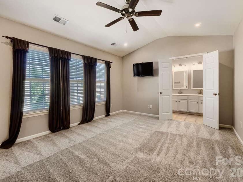 2937 Duvalla Avenue, Charlotte, NC 28209.  MLS# CAR4370499, YatesRealty ID 18447. Primary Bedroom