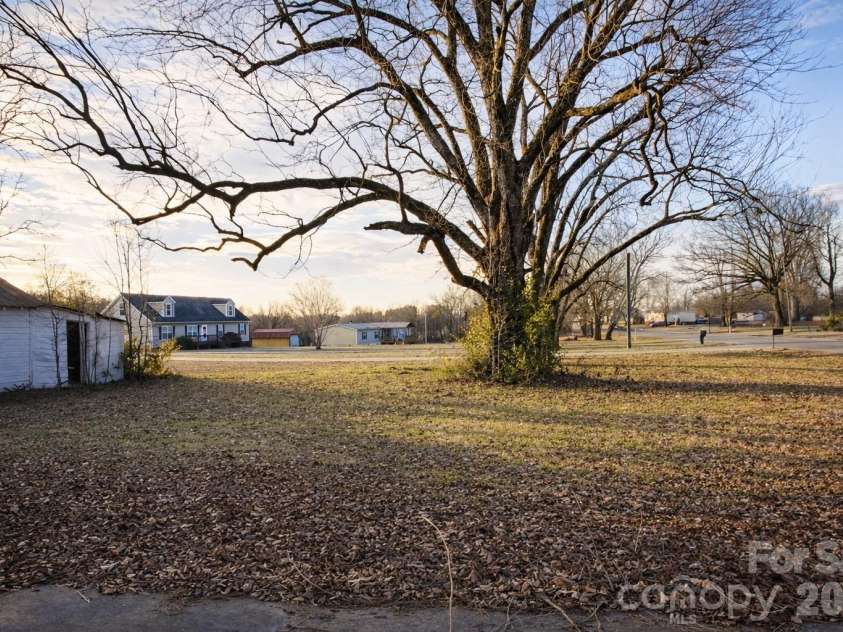 211 Webb Farm Road, Shelby, NC 28152.  MLS# CAR4346514, YatesRealty ID 18448. 