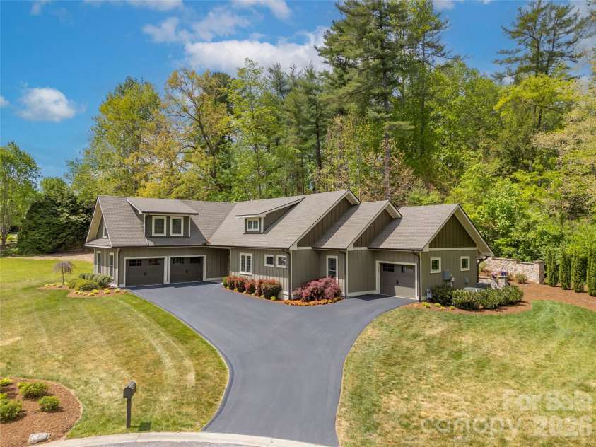 161 Linda Ann Drive, Flat Rock, NC 28731.  MLS# CAR4373052, YatesRealty ID 18449. 