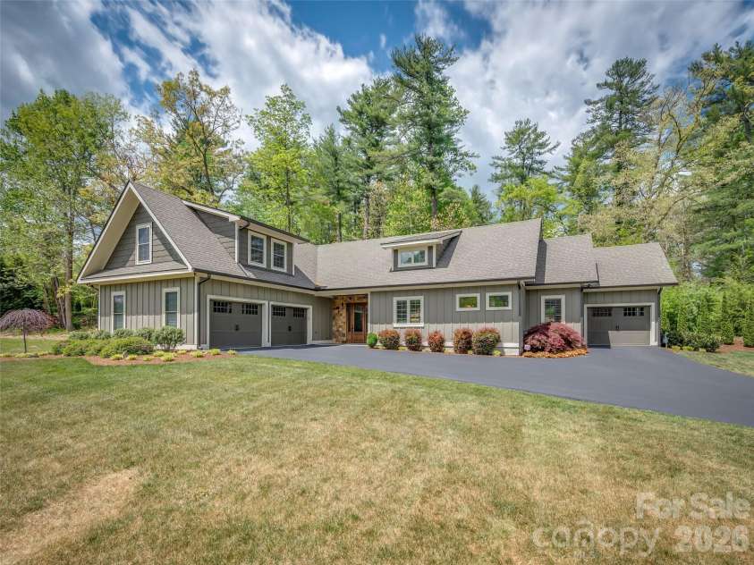 161 Linda Ann Drive, Flat Rock, NC 28731.  MLS# CAR4373052, YatesRealty ID 18449. 