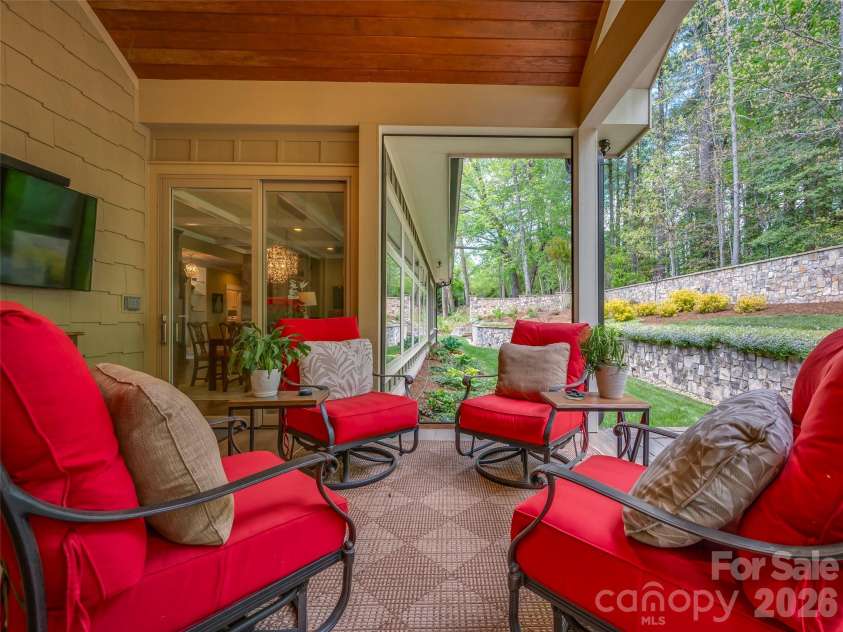161 Linda Ann Drive, Flat Rock, NC 28731.  MLS# CAR4373052, YatesRealty ID 18449. 