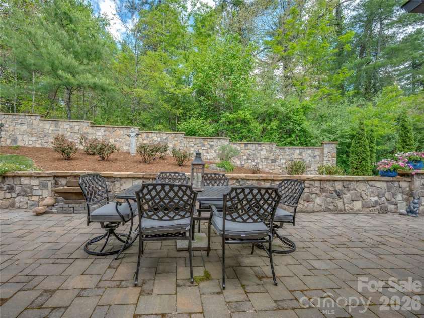 161 Linda Ann Drive, Flat Rock, NC 28731.  MLS# CAR4373052, YatesRealty ID 18449. 