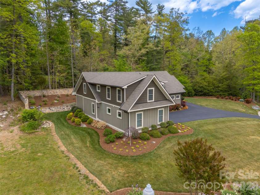 161 Linda Ann Drive, Flat Rock, NC 28731.  MLS# CAR4373052, YatesRealty ID 18449. 